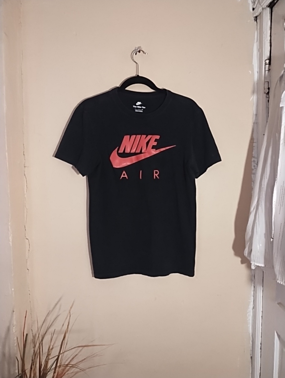 Nike Air Graphic Tee Black S | 100% Cotton Short Sleeve Shirt With Red NIKE logo